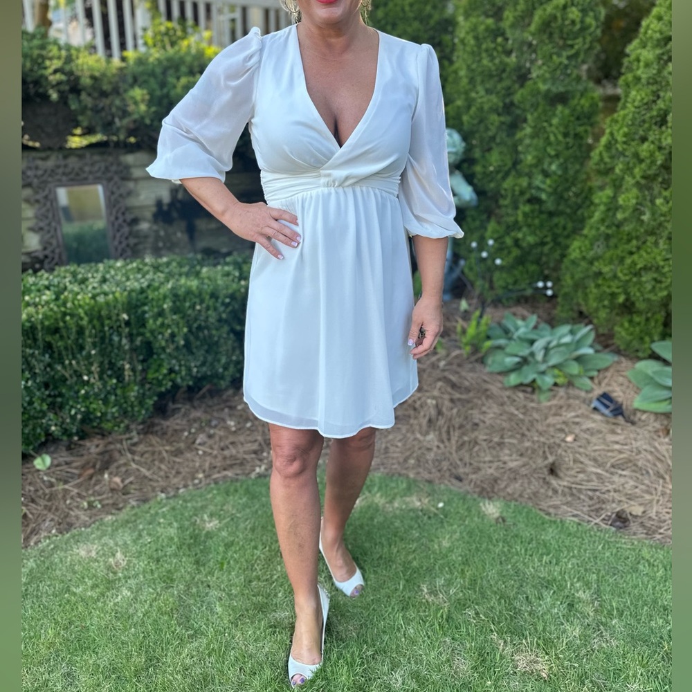 Vince Camuto White Chiffon Long Sleeve Crepe Dress Nwt size 4